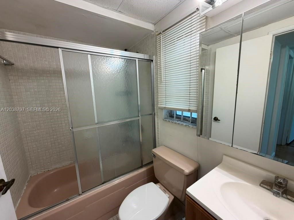 8775 Park Blvd , Unit 318, Miami, FL 33172 Photo