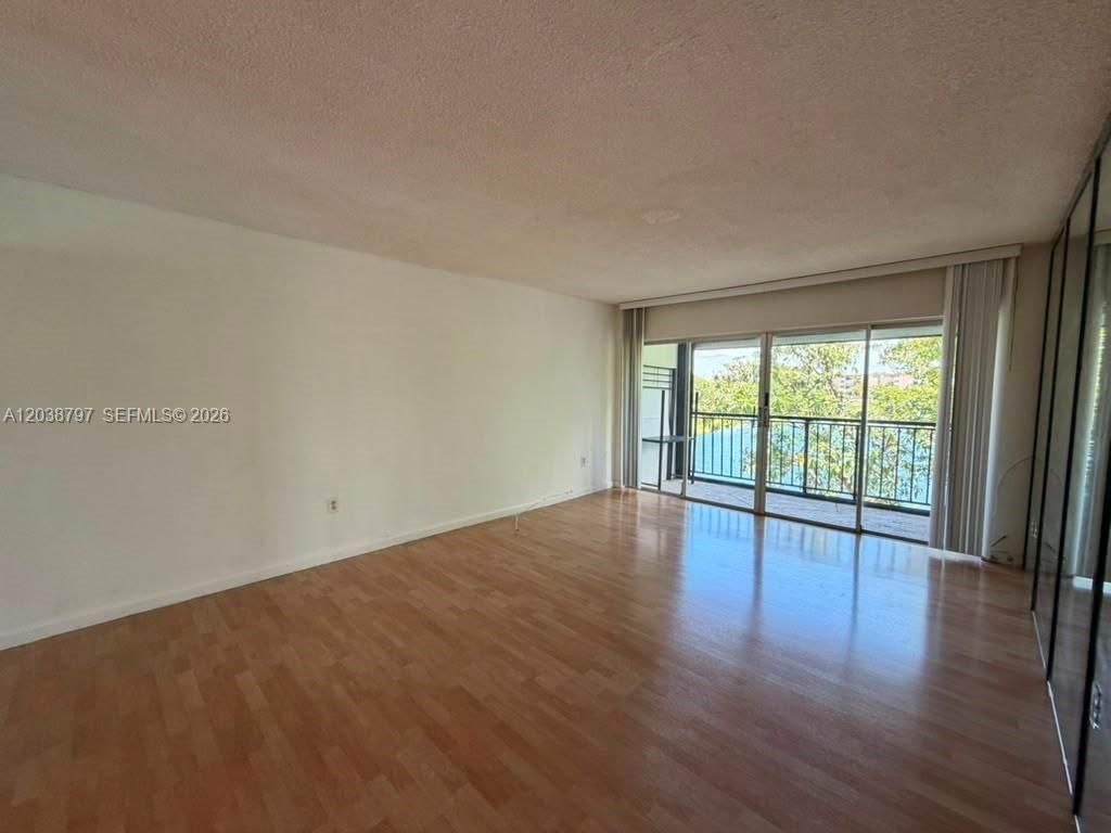 8775 Park Blvd , Unit 318, Miami, FL 33172 Photo