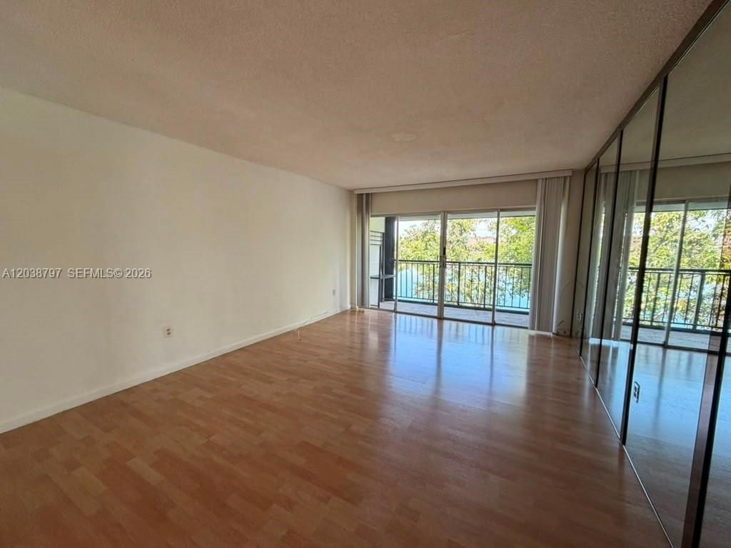 8775 Park Blvd , Unit 318, Miami, FL 33172 Photo