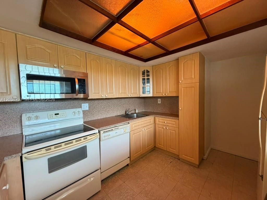 8775 Park Blvd , Unit 318, Miami, FL 33172 Photo