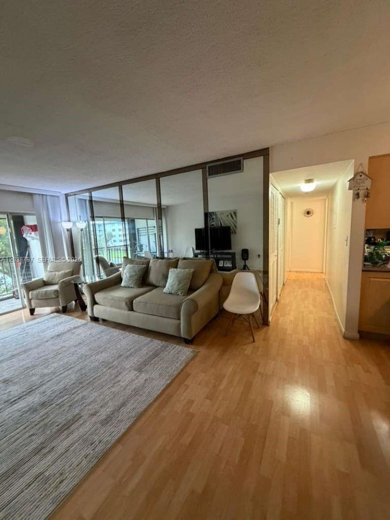 8775 Park Blvd , Unit 318, Miami, FL 33172 Photo