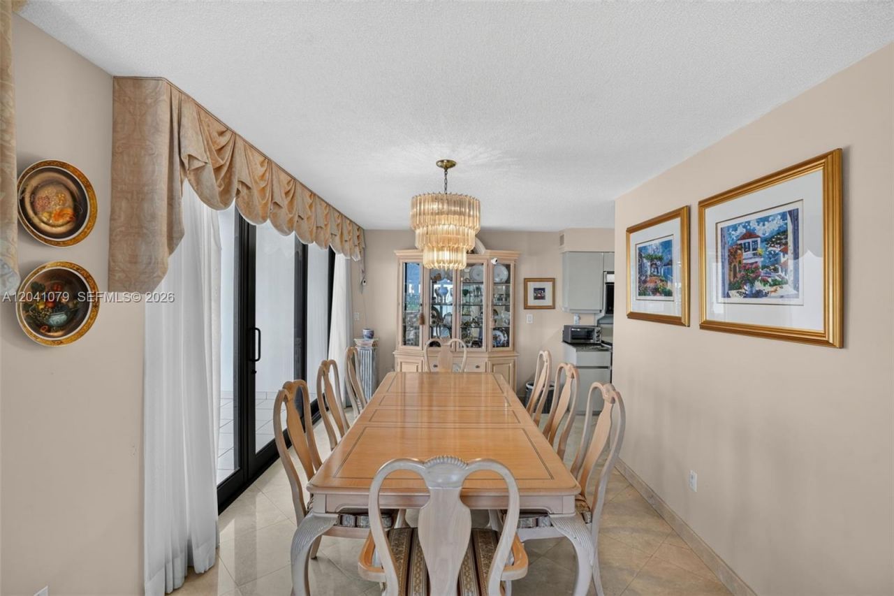 5757 Collins Ave , Unit 405, Miami Beach, FL 33140 Photo