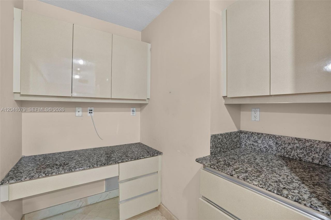 5757 Collins Ave , Unit 405, Miami Beach, FL 33140 Photo