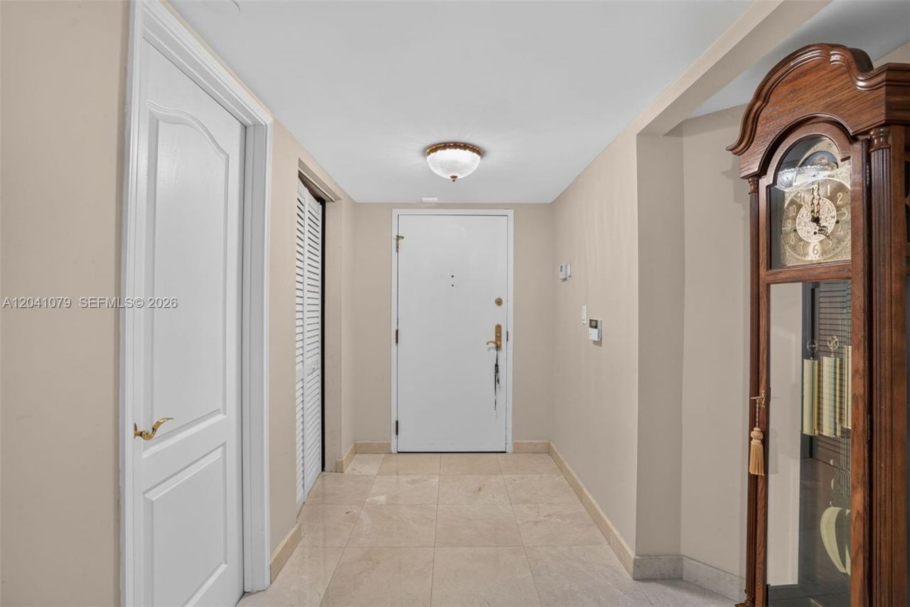 5757 Collins Ave , Unit 405, Miami Beach, FL 33140 Photo