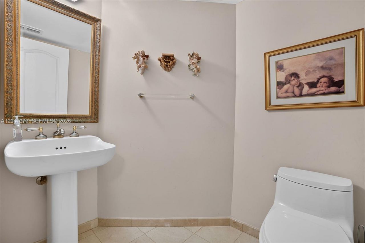 5757 Collins Ave , Unit 405, Miami Beach, FL 33140 Photo