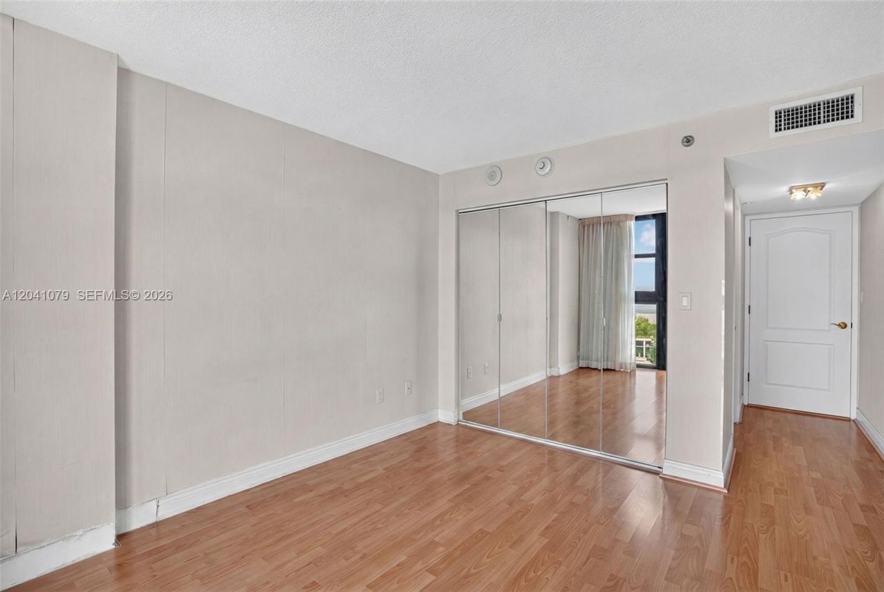 5757 Collins Ave , Unit 405, Miami Beach, FL 33140 Photo