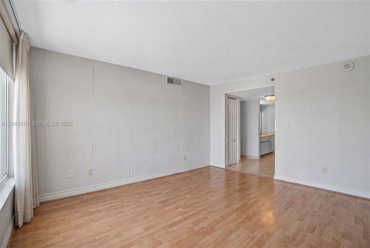5757 Collins Ave , Unit 405, Miami Beach, FL 33140 Photo