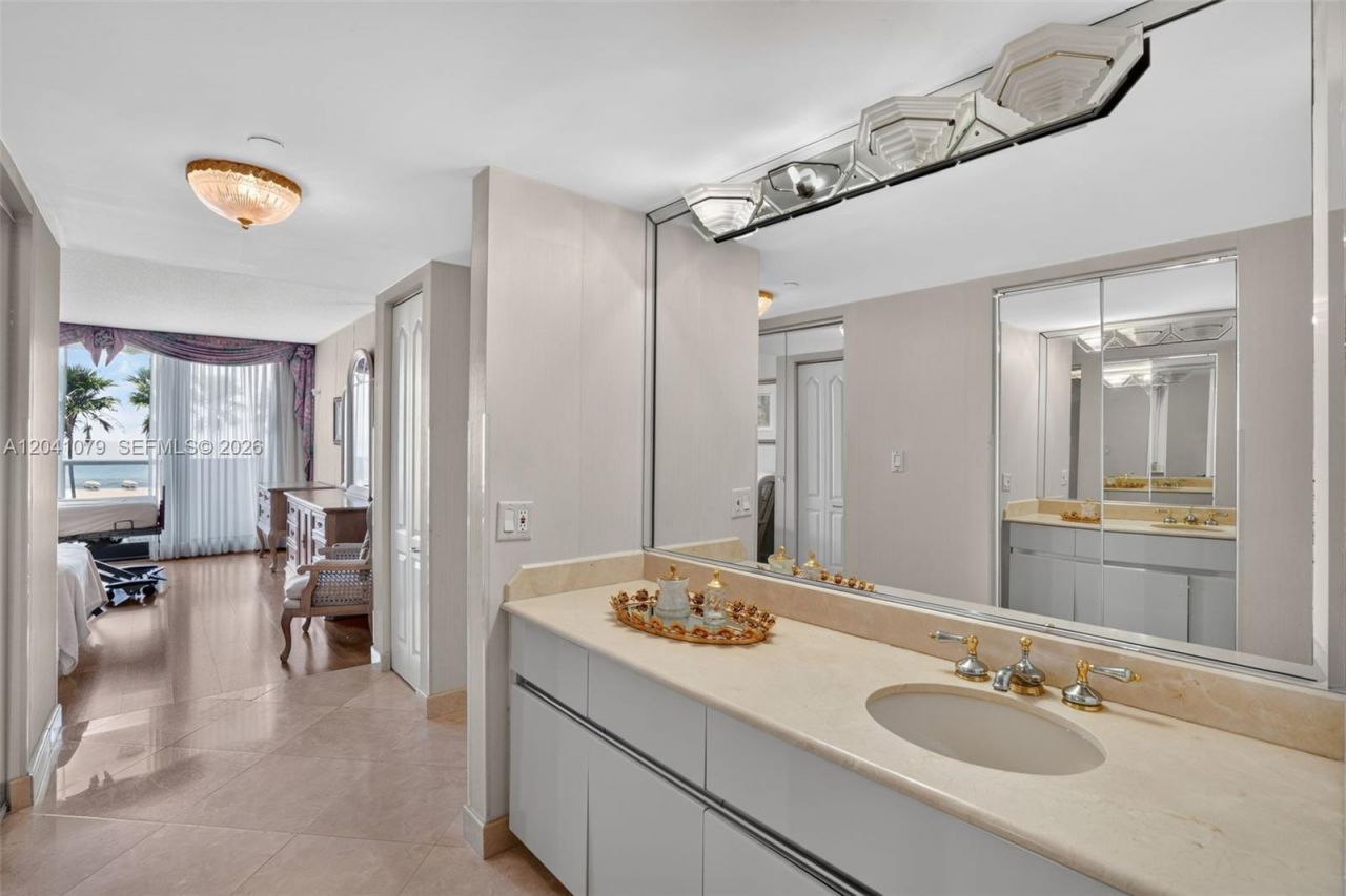 5757 Collins Ave , Unit 405, Miami Beach, FL 33140 Photo