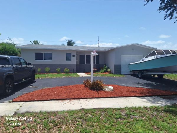 1800 N 55th Ave , Hollywood, FL 33021