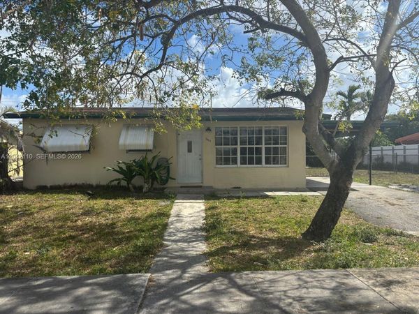 7820 NW 175th St , Unit 2, Hialeah, FL 33015