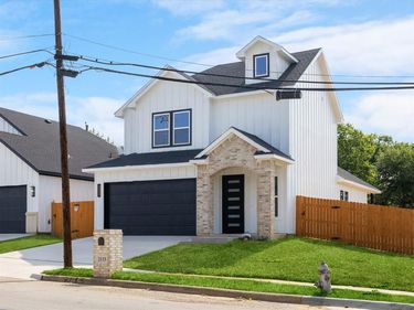 2133 Amanda Avenue, Fort Worth, TX 76105