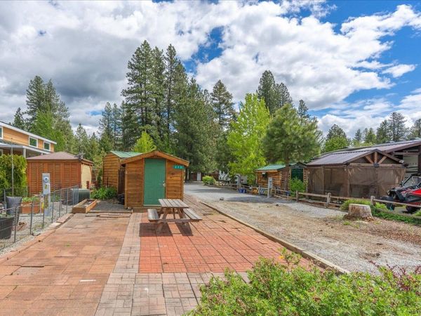 275 N Tall Pine Loop, Usk, WA 99180