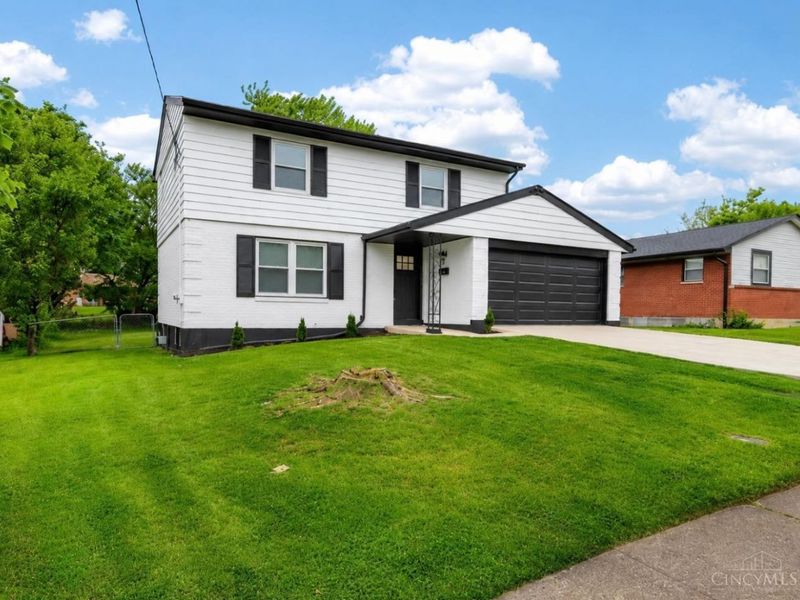 932 Glasgow Drive, Forest Park, OH 45240 Photo 2