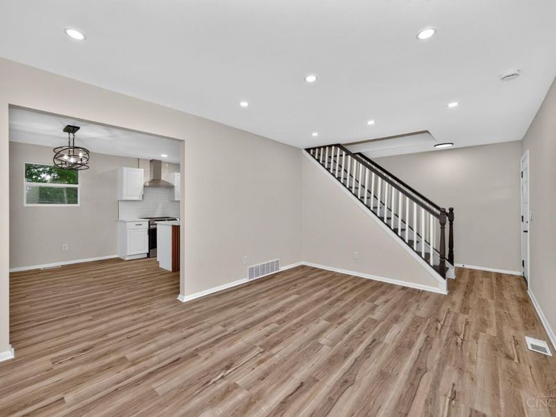 932 Glasgow Drive, Forest Park, OH 45240 Photo 6