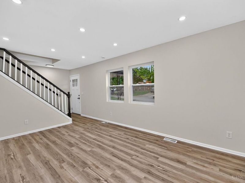 932 Glasgow Drive, Forest Park, OH 45240 Photo 7