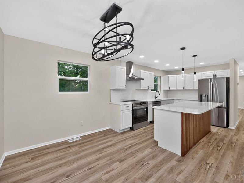 932 Glasgow Drive, Forest Park, OH 45240 Photo 9