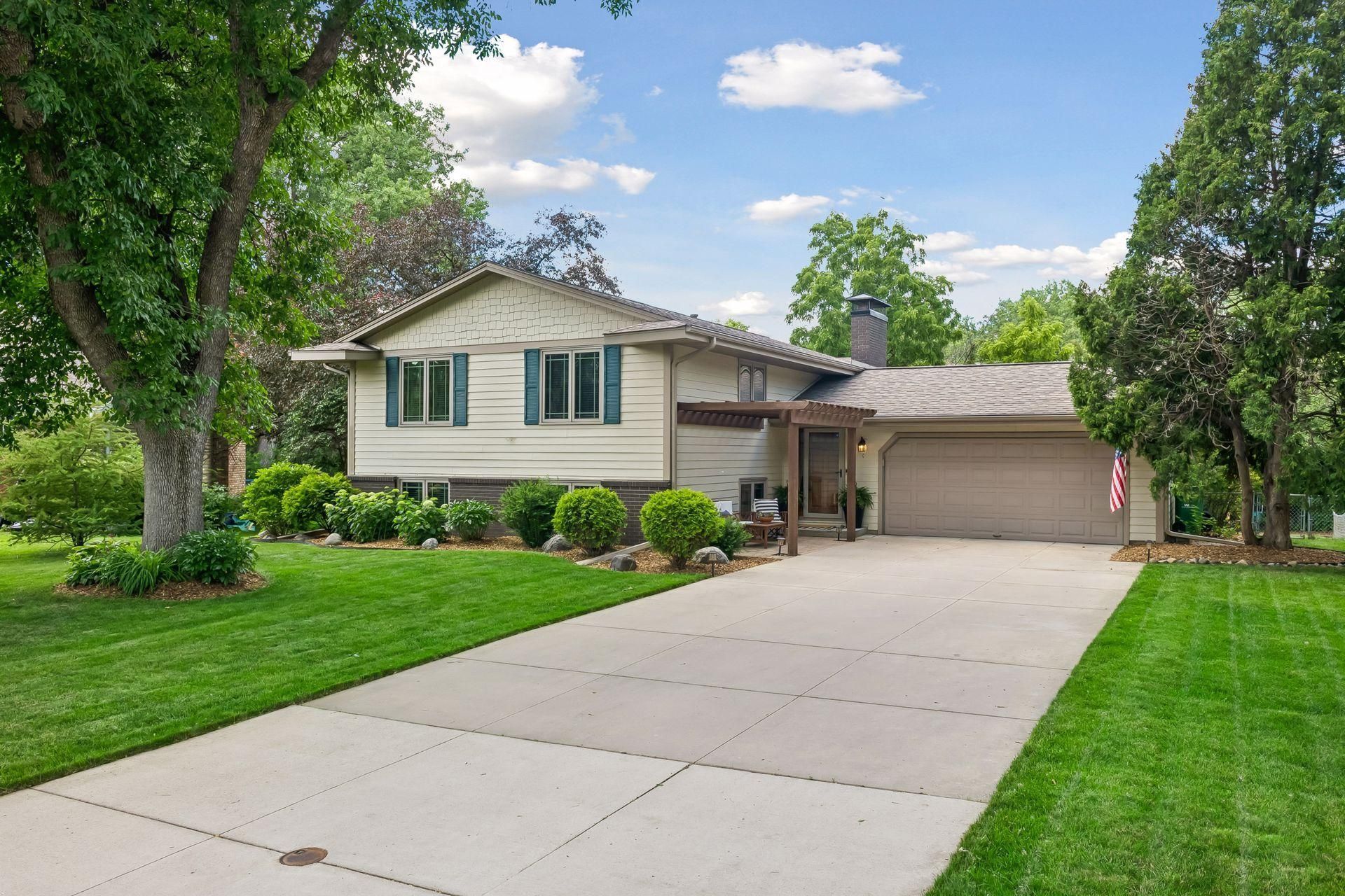 6328 Limerick Lane Edina, MN 55439