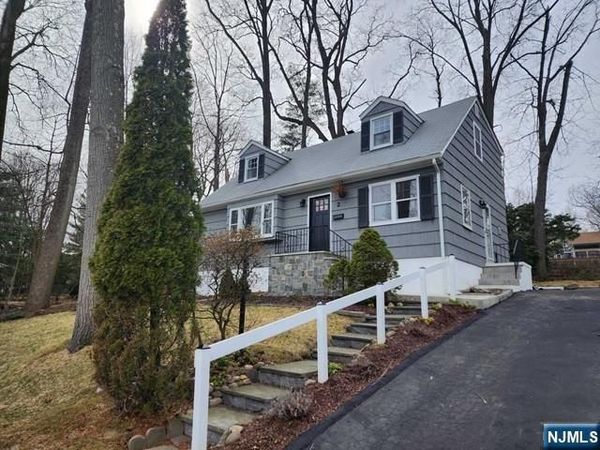 2 Brady Street, WALDWICK, NJ 07463