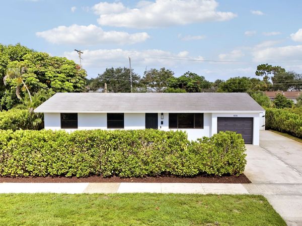 816 Juniper Drive, North Palm Beach, FL 33408