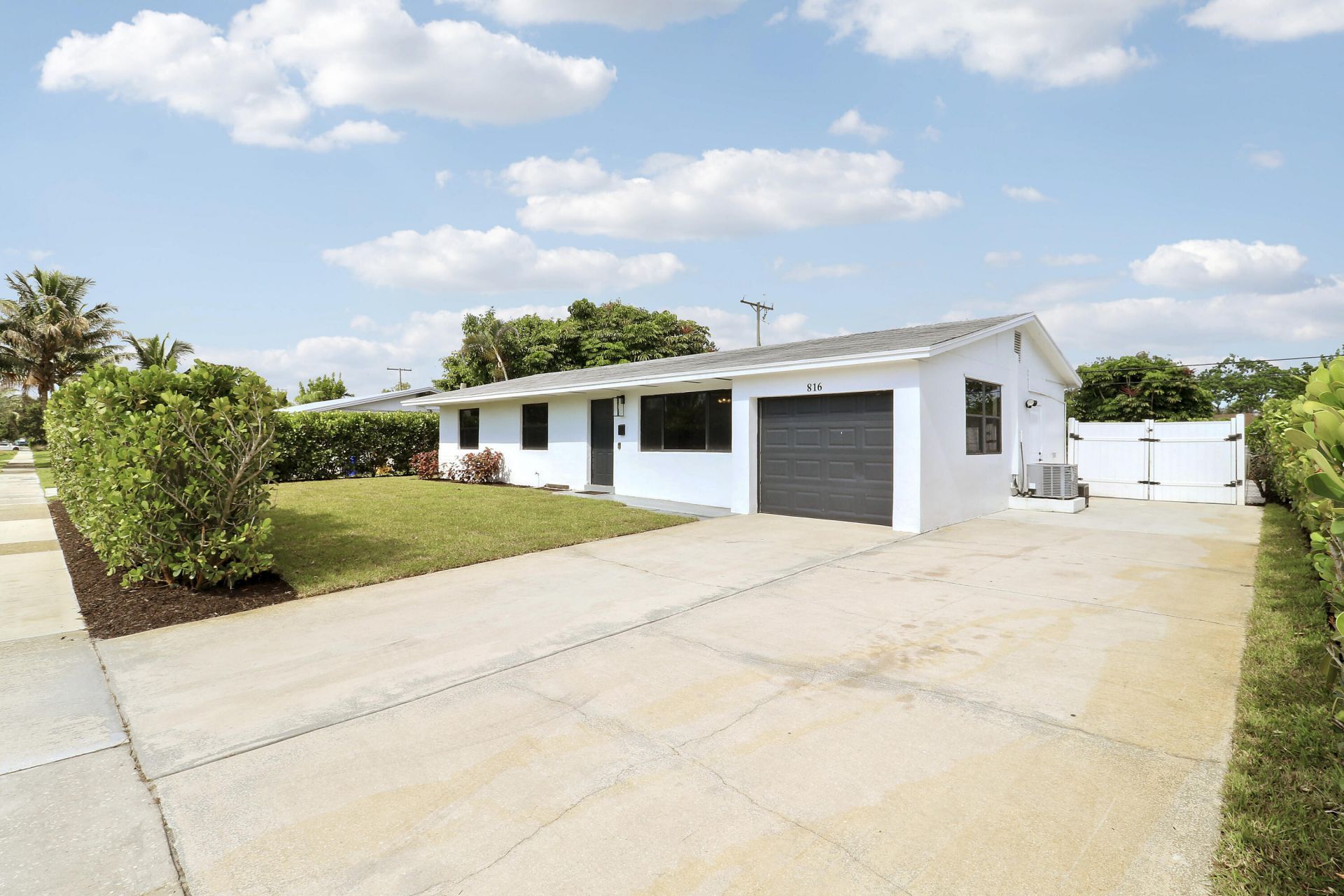 816 Juniper Drive, North Palm Beach, FL 33408 Photo