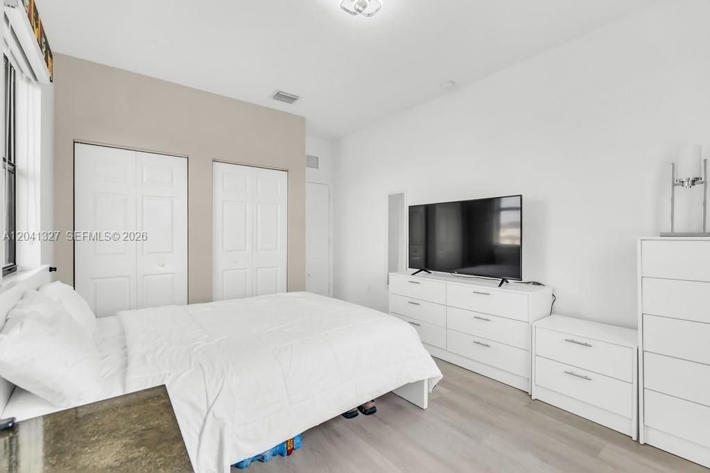 3401 W 94th Ter , Hialeah, FL 33018 Photo
