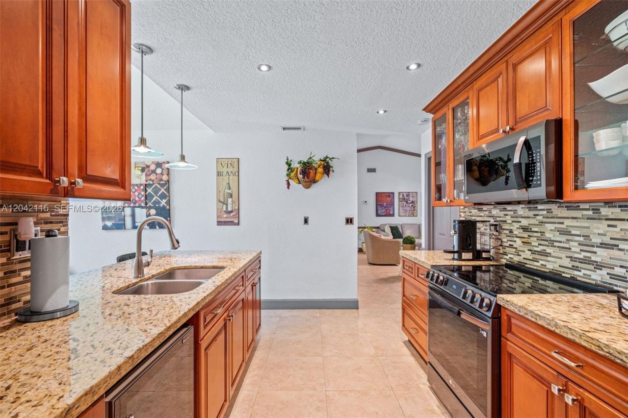 15031 SW 154th Ter , Miami, FL 33187 Photo
