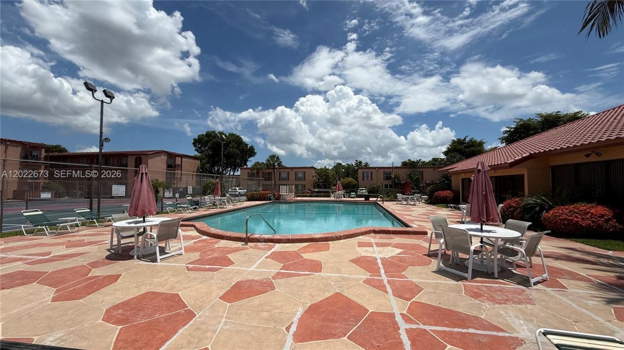 7220 Fairway Dr, Unit G4, Miami Lakes, FL 33014 Photo