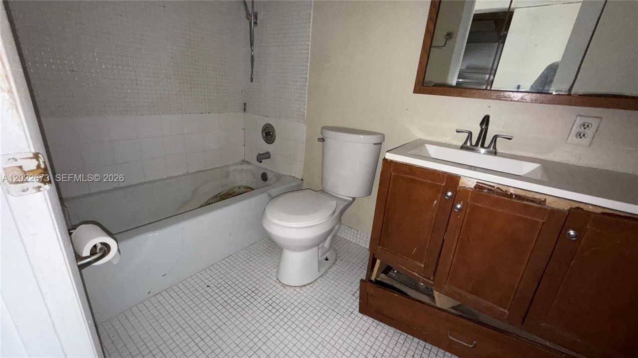 7220 Fairway Dr, Unit G4, Miami Lakes, FL 33014 Photo