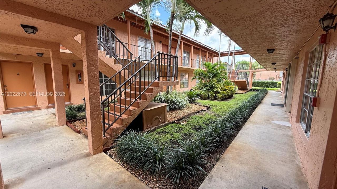 7220 Fairway Dr, Unit G4, Miami Lakes, FL 33014 Photo