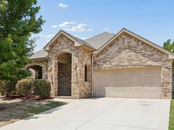 425 Corriente Trail, Azle, TX 76020