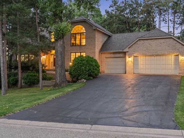 1315 Donegal Drive, Woodbury, MN 55125