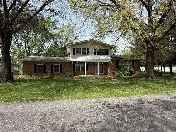 203 S Whitehead Street , Tolono, IL 61880