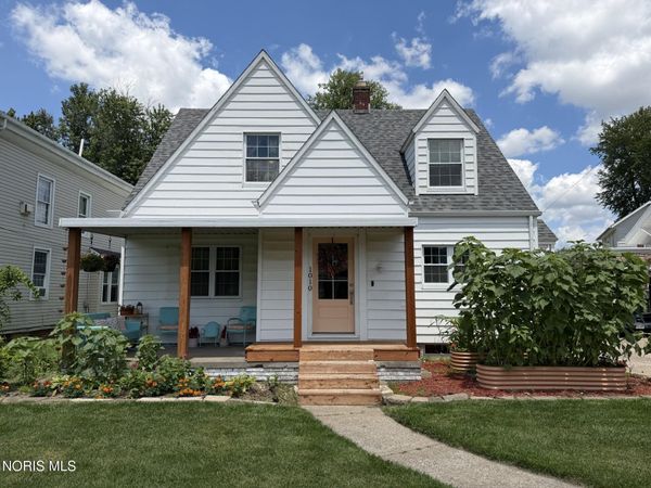 1010 Woodlawn Avenue , Napoleon, OH 43545