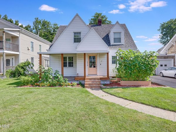 1010 Woodlawn Avenue, Napoleon, OH 43545