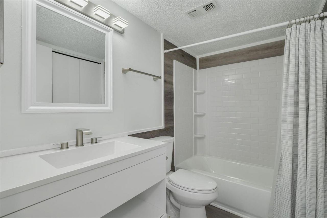 7131 Dell Road , Unit 2, New Port Richey, FL 34653 Photo