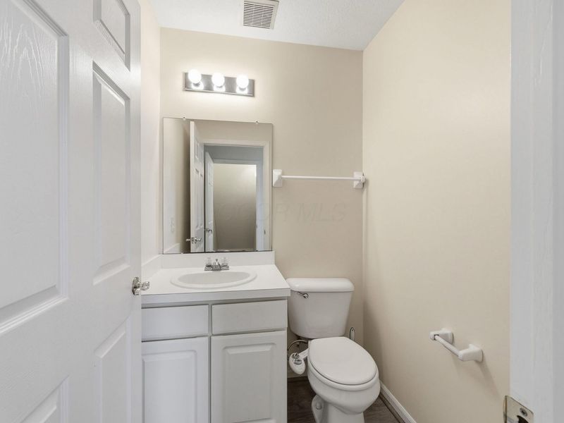1075 Shady Lake Drive, Columbus, OH 43228 Photo 11