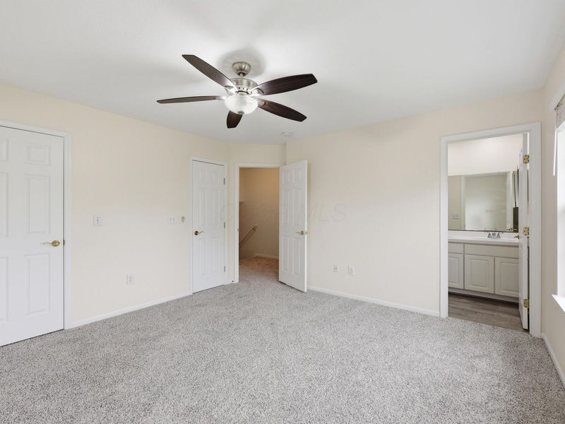 1075 Shady Lake Drive, Columbus, OH 43228 Photo 14