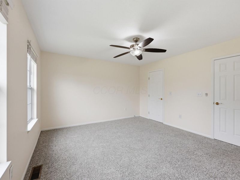 1075 Shady Lake Drive, Columbus, OH 43228 Photo 15