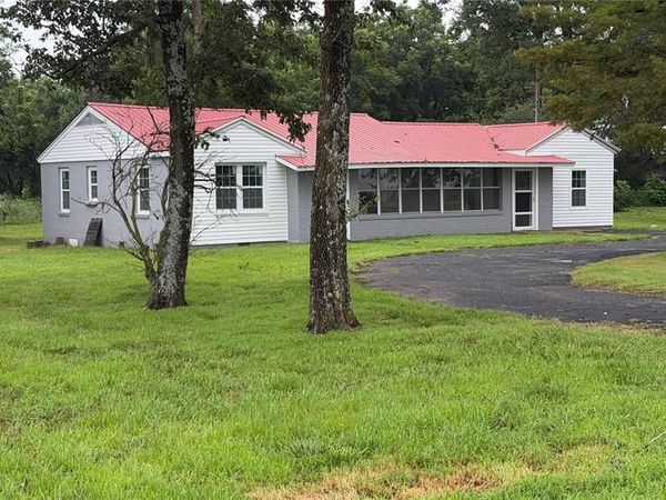 1349 County Highway , Parma, MO 63870