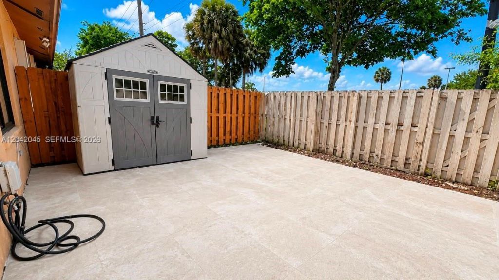 6780 NW 186th Ter, Hialeah, FL 33015 Photo