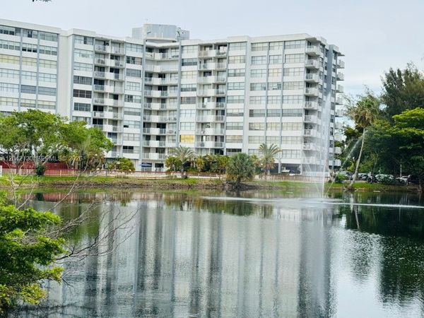 1200 NE Miami Gardens Dr , Unit 218W, Miami, FL 33179
