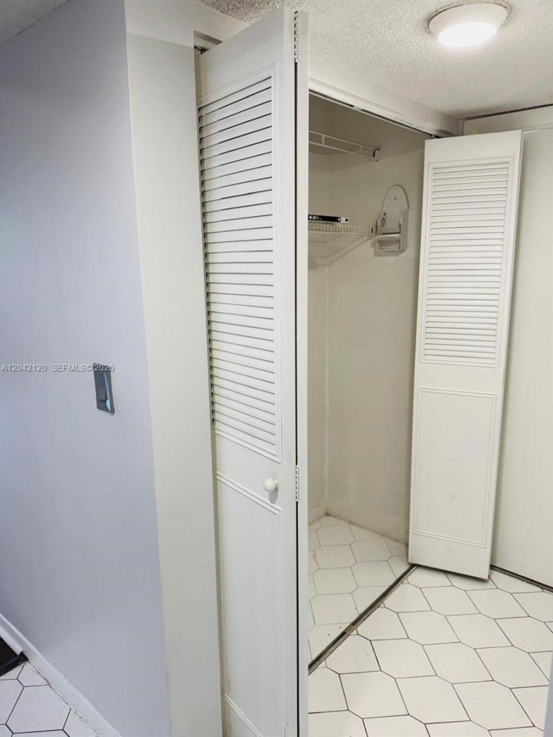 1200 NE Miami Gardens Dr , Unit 218W, Miami, FL 33179 Photo
