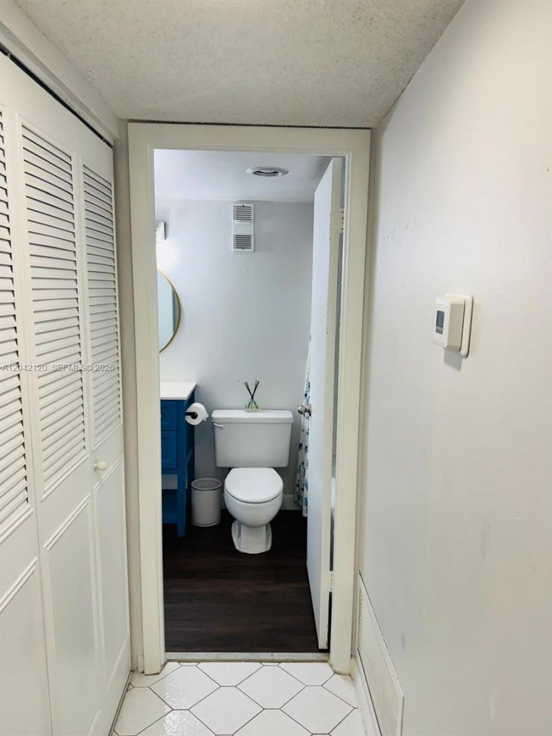 1200 NE Miami Gardens Dr , Unit 218W, Miami, FL 33179 Photo