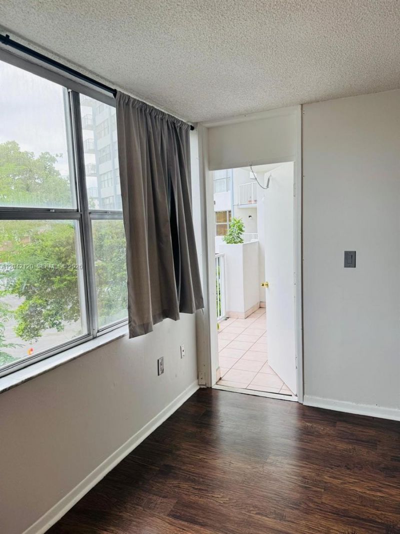 1200 NE Miami Gardens Dr , Unit 218W, Miami, FL 33179 Photo