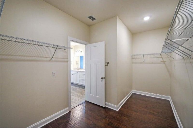 1309 Enfield Lane Photo 27