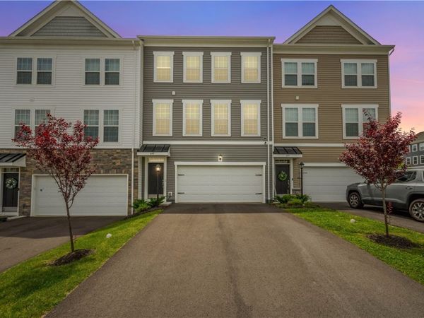 649 Olivia St , Pittsburgh, PA 15205