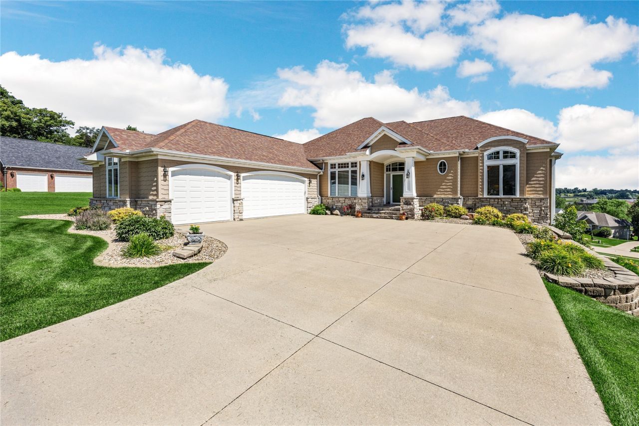 6706 Cedar View Court Ne, Cedar Rapids, IA 52411 Main Photo