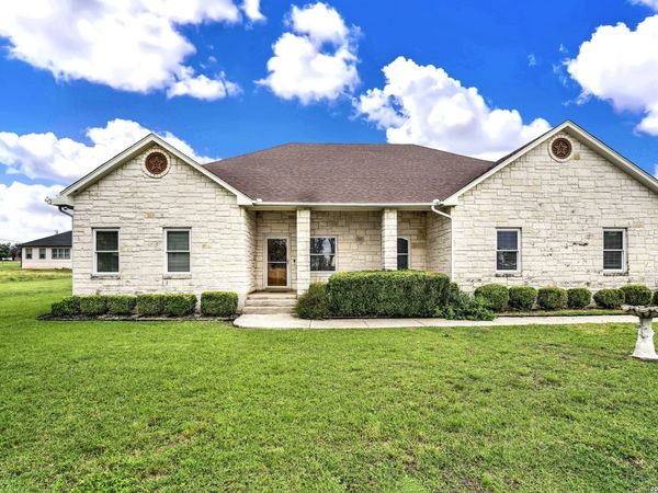 174 Edgewood, Bandera, TX 78003