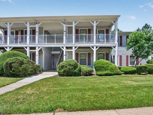 130 Hatfield Ln, East Brunswick, NJ 08816
