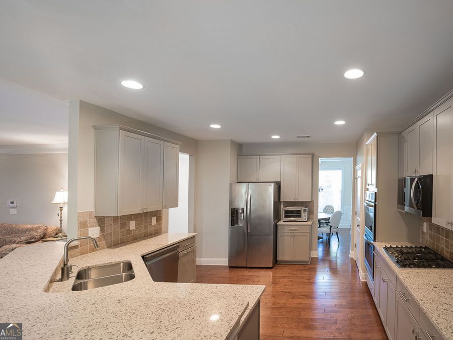 Property Image 16